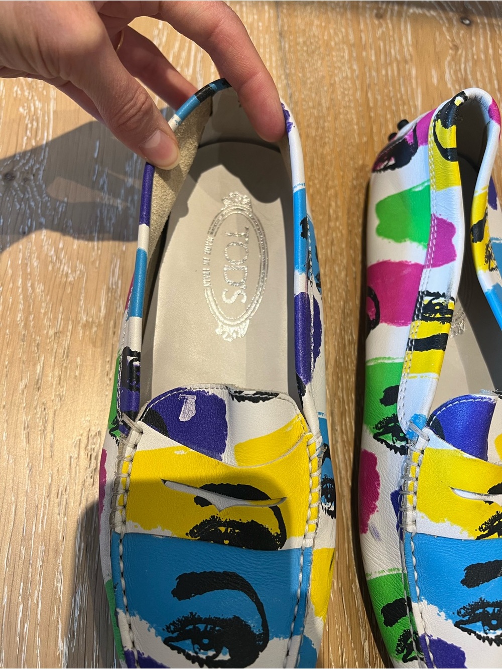 Tod’s Gommino Loafers Pop Art Eye Print Multicolor Italian Leather Women US 7.5 - Picture 4 of 16